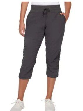 NWT Kirkland Black Active Capri